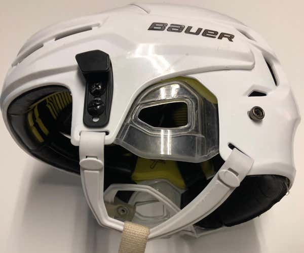 Lightly Used Bauer React Sr. Medium SX7