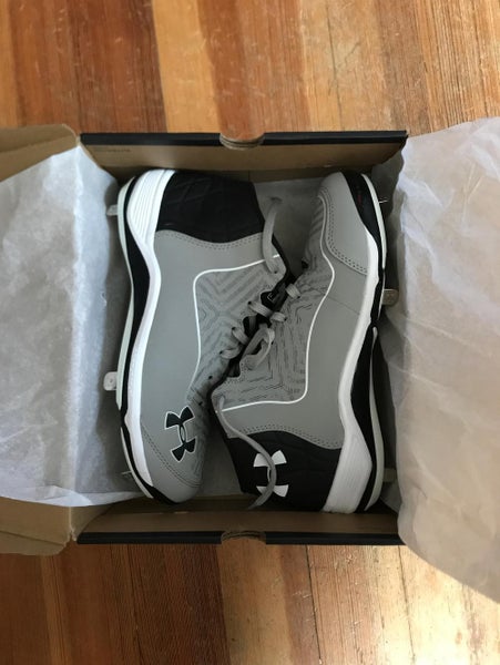 Men’s Under Armor Ignite Metal Baseball Cleats (Men’s 8.5)