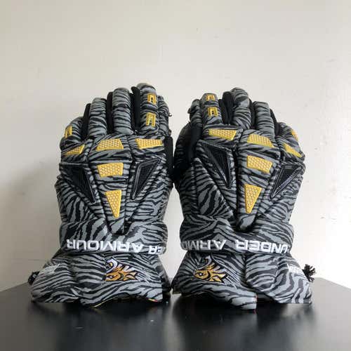 Under Armour Towson Tiger Striped Gloves L