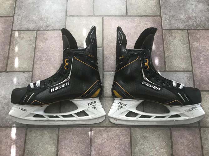 Bauer NXG Pro Stock Skates L: 10 1/14D R: 9 1/2D