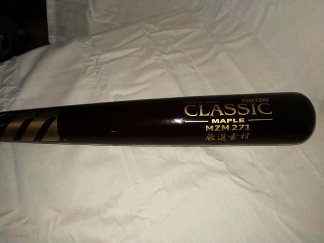New Mizuno Classic Maple Bat