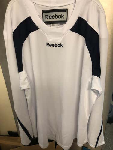 Reebok Jersey XL