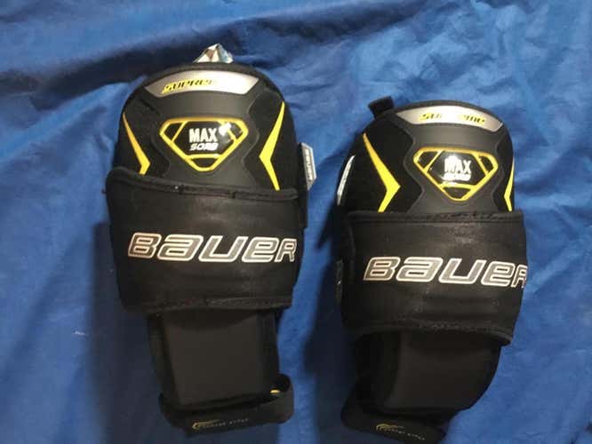 Bauer Supreme Goalie Knee Guard junior