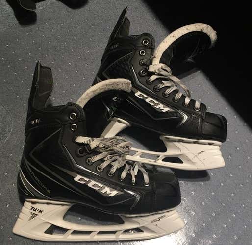 NEAR MINT CCM 70K SKATES; 6.0D, LACELOCK + TUUK HOLDERS