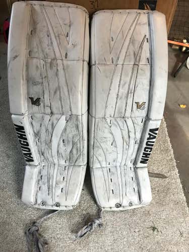 Vaughn Velocity1100 SR (Pro) Goalie Pads 32+2 White: + Glove &Blocker
