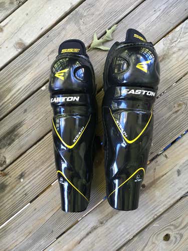 Easton Stealth 55S Shin pads
