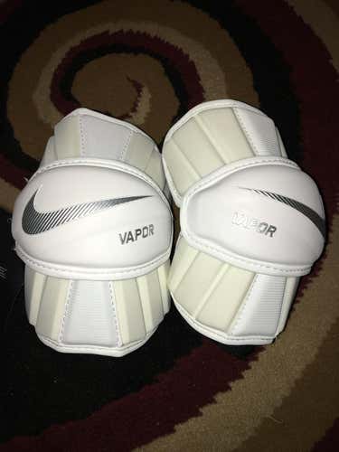 New With Tags NIKE Vapor Lacrosse Arm Pads Size M