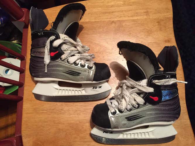 Youth 11D Bauer Vapor VI Skates