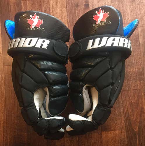Team Canada Warrior gloves