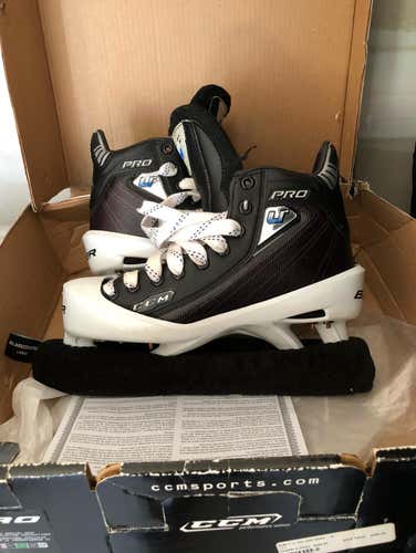 CCM U+ Pro Skates W/ Vertexx 2.0 Cowling 7.5E