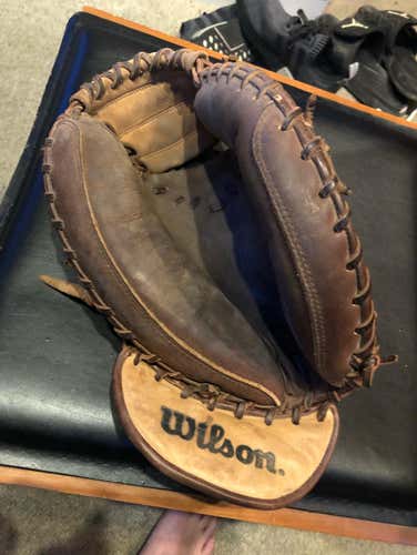 Wilson A2k Catchers Glove RHT