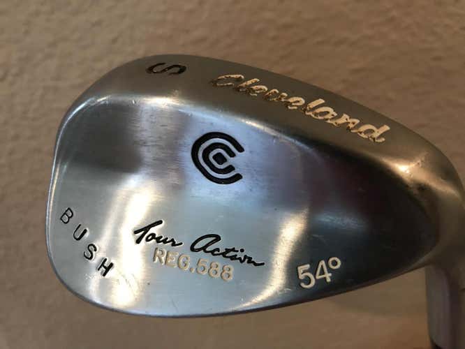 TOUR ISSUE Cleveland 588 54* TG satin wedge with Dynamic Gold X-100 shaft