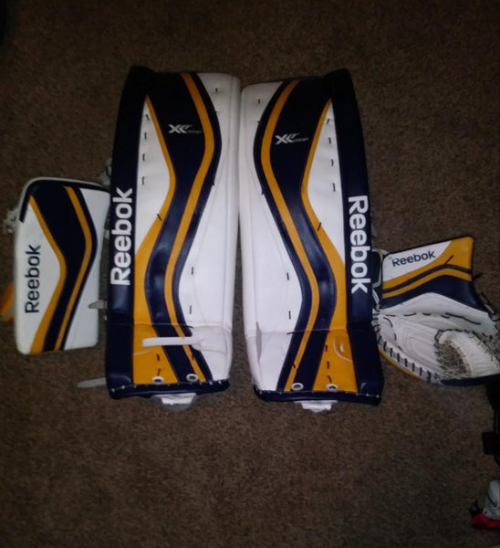 *NEED TO SELL* Reebok Goalie Equipment (Full Set) Regular Senior
