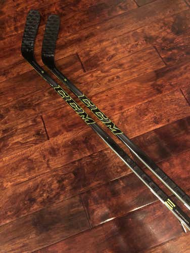 Pair of Pro Stock CCM Ribcor Reckoner Sticks RH 85 Flex P40