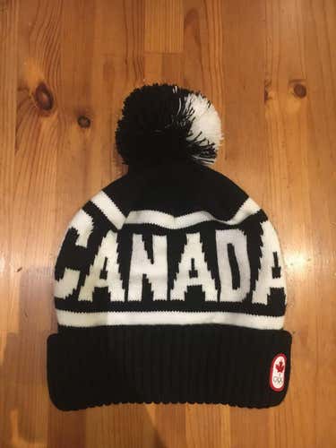 Team Canada/Équipe Canada Beanie Toque Olympics 2014