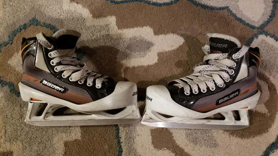 Bauer Goalie Skates Junior Shoe Size 5