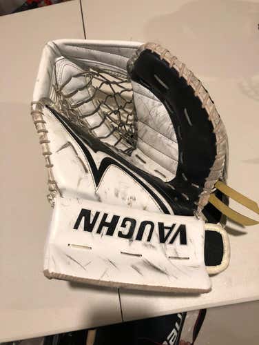 Vaughn LA Kings Return Glove