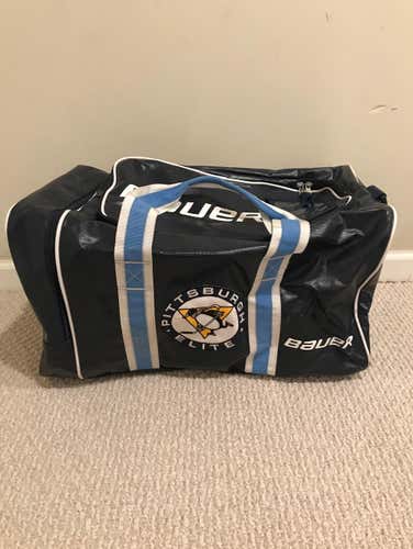Used Once Or Twice/Bauer Mini Penguins Duffle Bag