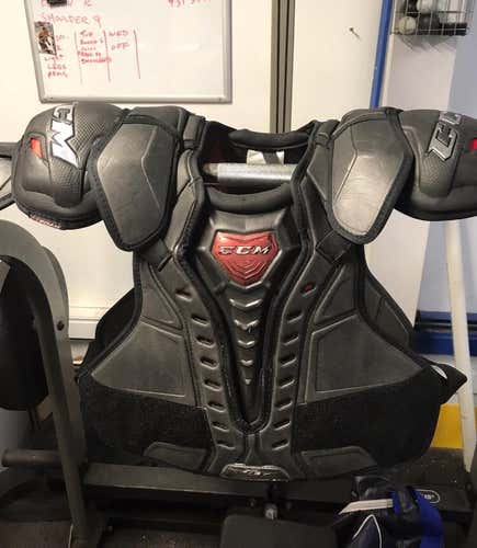 Used Ccm Crazy Light Shoulder Pad Senior Large