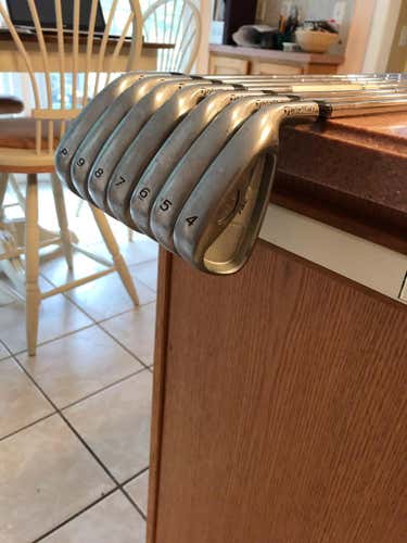 TaylorMade Rac OS 2005 Iron Set Righty