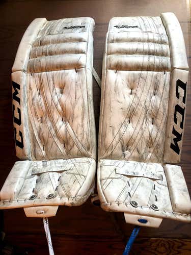 CCM Extreme Flex 500 Goalie Leg Pads Senior