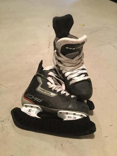 Easton EQ40 Skates Youth Size 5.5D