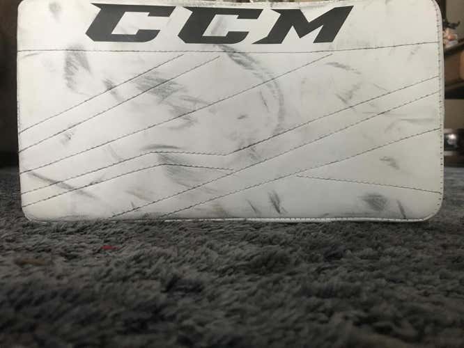CCM Extreme Flex III E3.5 Goalie Blocker Regular Junior