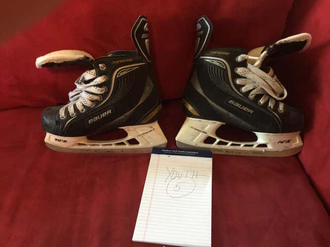 Youth hockey skates