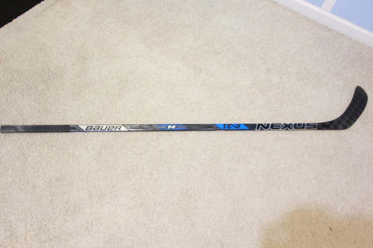 Bauer Nexus 1N Senior Hockey Stick - '17 Model (P28 - RH)