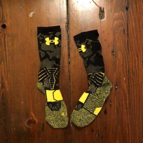 Men’s Size 9-12 Under Armour Steph Curry Basketball Socks