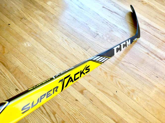 CCM Super Tacks Stick Righty Mid 81 - 85 Senior