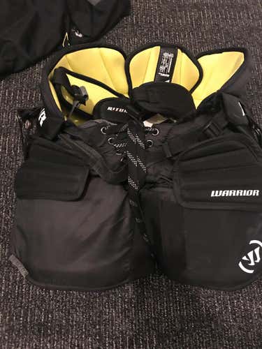 Warrior Junior L/XL Goalie Pants