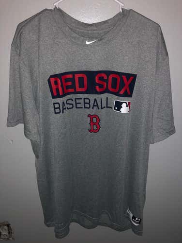 Boston Red Sox Nike Dri Fit T-Shirt - Men’s 2XL