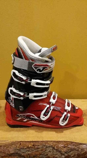 Ski Boots ( 29.5 ) NORDICA SPORT MACHINE IN EXCELLENT CONDITION 29.5