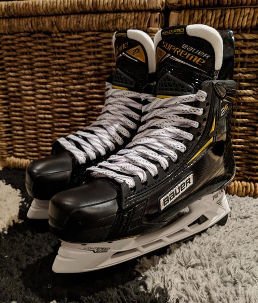 New Bauer Supreme 2S Pro Skates 9.0D New In Box