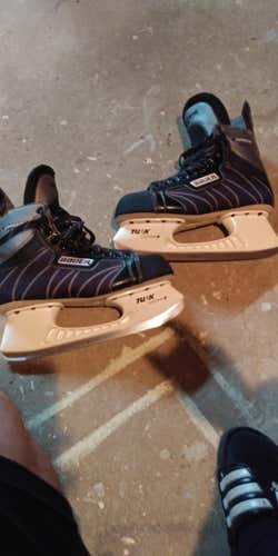 Beautiful Bauer Supreme 5030 skates.