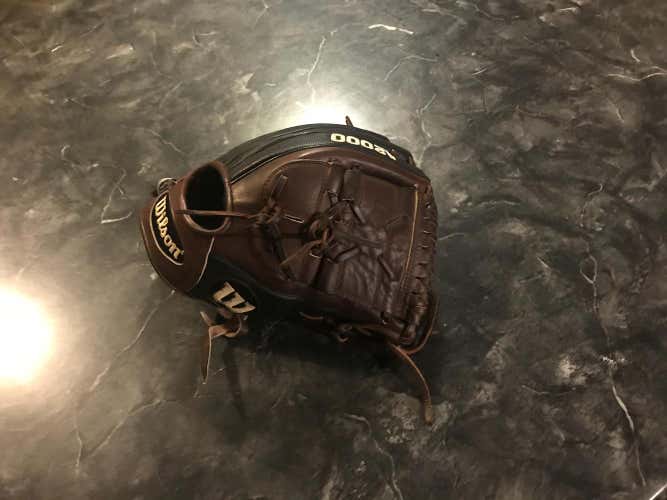 Wilson A2000 B2 Showcase Series 11.75” Two Piece Web