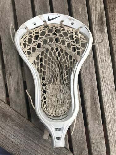 Strung Nike Lakota U