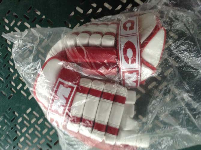 New CCM 15" Pro Stock Vintage Gloves (white thumb)