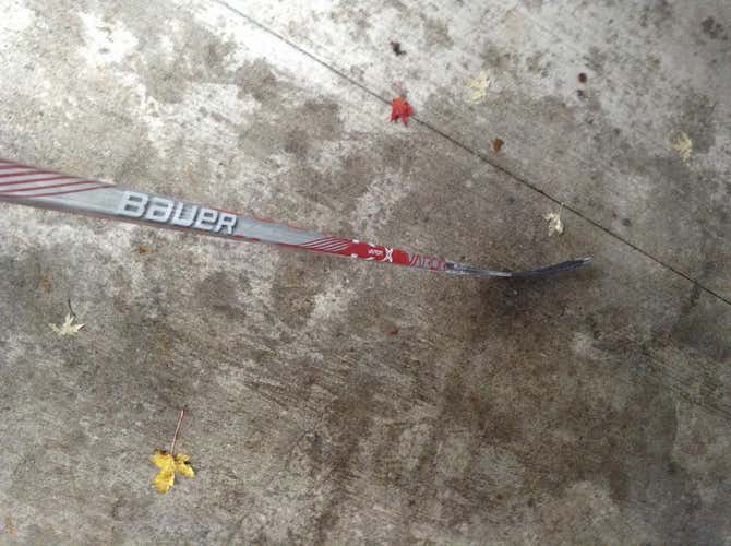 Like New Bauer 1X Kane P88 Intermediate 67 Flex Lie 6 RH