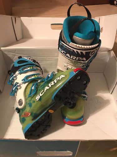 New Scarpa Freedom SL Women’s Alpine Ski Touring Boots, Size 24