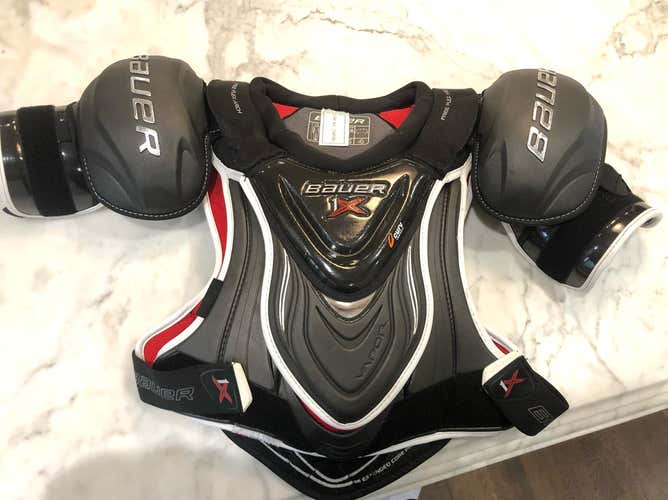 Bauer 1x Shoulder Pads, Senior M - Brand New