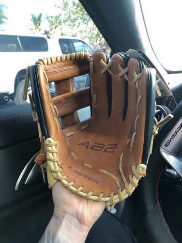 Easton Professional Collection AB2 11.75 NWT FSOT