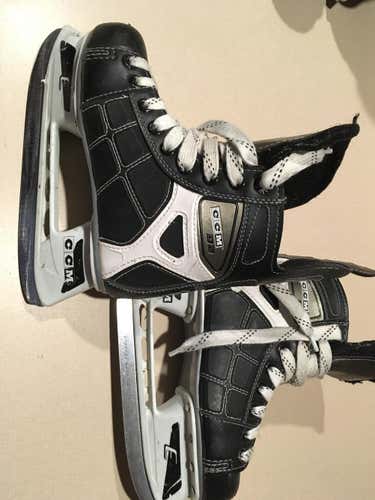 CCM 92 Skates Junior Size 2