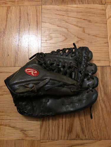 Rawlings Custom Collection Special Edition RBG175WB Glove (11.75” RHT)