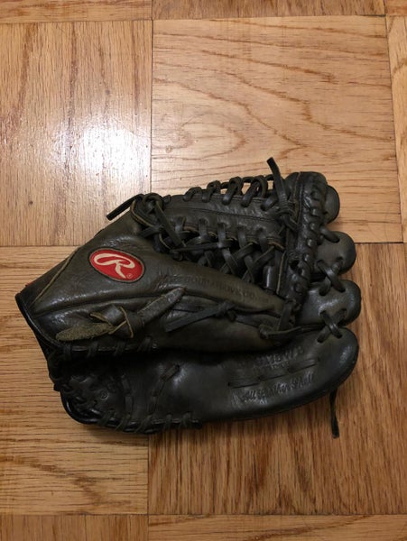 Rawlings Custom Collection Special Edition RBG175WB Glove (11.75” RHT)