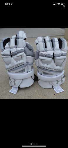 Brand New Under Armour Engage Gloved