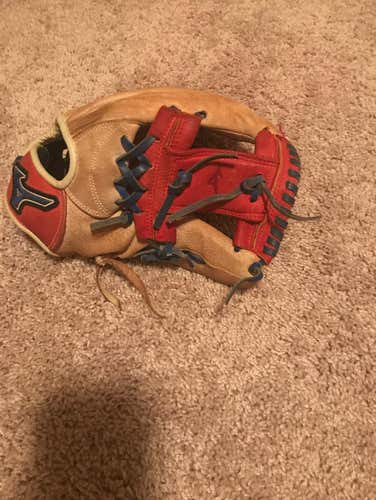 Mizuno Glove
