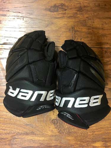LIKE NEW Bauer Vapor X100 14" Gloves Senior
