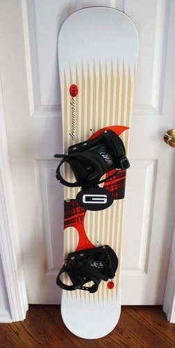 DREAMWATER SNOWBOARD SIZE 144 CM WITH DP BINDINGS